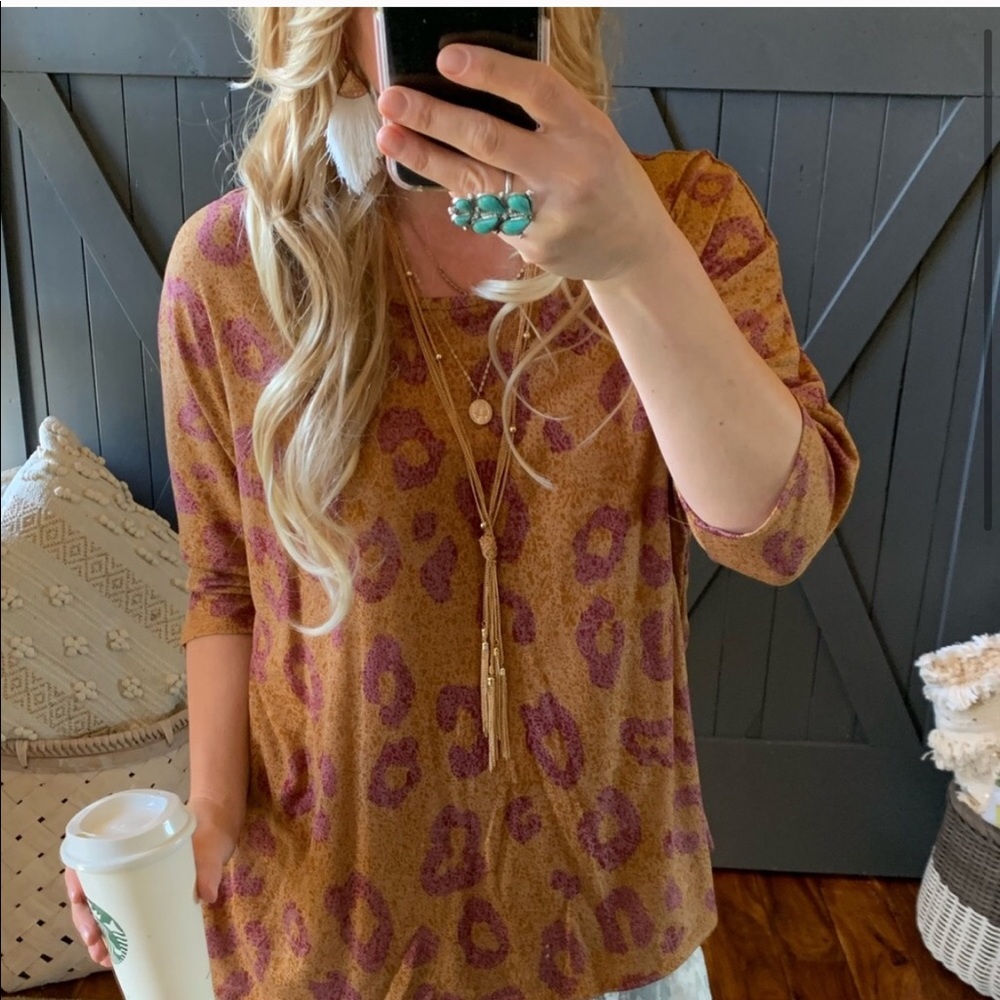 Last! Figleaffashion leopard print knit blouse - Picture 2 of 5